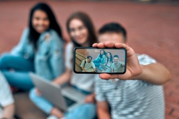 Foto de El Senado franc�s avanza con un proyecto para prohibir redes sociales a menores de 15 a�os