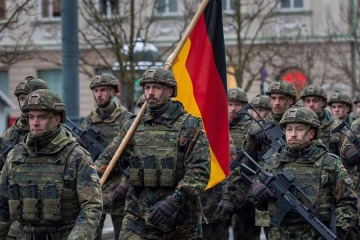 Foto de Alemania exige permiso militar a los hombres de entre 17 y 45 a�os para salir del pa�s por m�s de tres meses