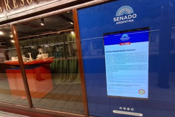 Foto de Repudiable: Villarruel reconoce al genocida Astiz como "héroe" de la guerra de Malvinas