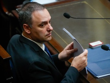 Foto de En medio de los esc�ndalos de corrupci�n, ocho de cada 10 argentinos creen que Adorni debe renunciar o al menos apartarse