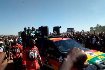 Foto de Zimbabue extiende el mandato de Mnangagwa hasta 2030