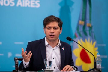 Foto de Kicillof cruz� a Milei por el endeudamiento masivo y el buque brit�nico: "Se borra y rifa nuestra soberan�a"