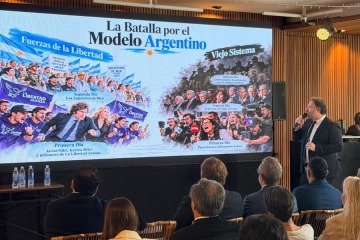 Foto de Funcionarios y militantes libertarios fueron capacitados en batalla cultural por el cineasta Santiago Or�a