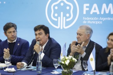 Foto de Espinoza cruz� a Milei por sus dichos sobre la gente que no llega a fin de mes: �La crueldad no es un m�rito�