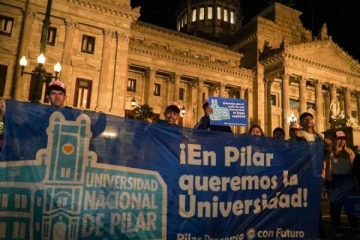 Foto de Achval festej que la Universidad Nacional de Pilar es ley: "Es un reconocimiento a todo el pueblo de Pilar"