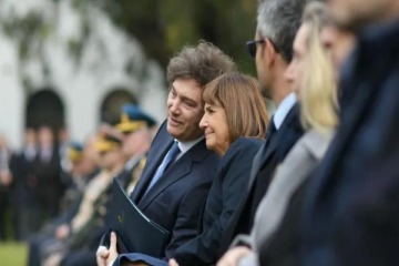 Foto de Milei y Bullrich anunciaron cambios en la Polica Federal al estilo FBI: "Vamos a aprender de los mejores"