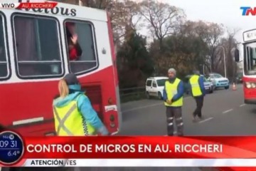 Foto de Grave: la polica de Bullrich requis un micro con nios que iban de excursin al Planetario