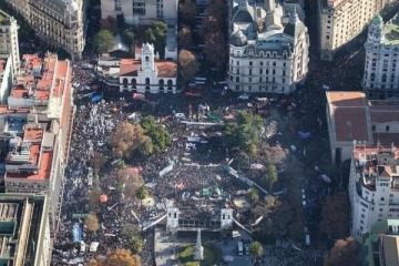 Foto de El PJ difundi un Vamos a Volver tras el discurso de Cristina en Plaza de Mayo