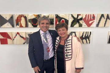 Foto de Georgieva habl con Caputo y expres su preocupacin por "la volatilidad de las tasas de inters" para contener la suba del dlar