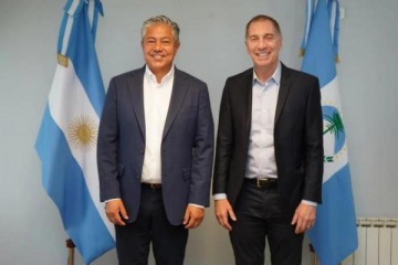 Foto de Santilli se reunió con Rolando Figueroa en su visita a Neuquén para discutir el Presupuesto 2026 y las reformas