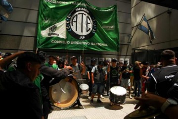 Foto de El Gobierno advirti que descontar el da a quienes adhieran al paro de ATE