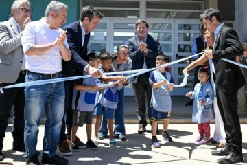 Foto de Kicillof inaugur un jardn de infantes y supervis obras en Quequn
