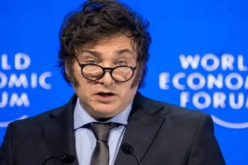 Foto de Milei sigue de festejo por las cifras de la actividad económica pero solo el repunte del sector financiero esquiva la recesión