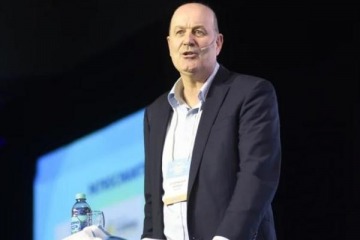 Foto de Gimnasia dej afuera a Sturzenegger por una deuda y el ministro no pudo votar