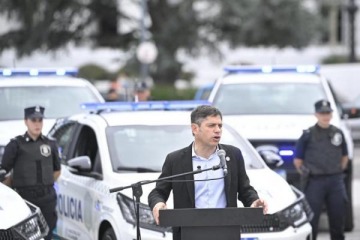 Foto de Kicillof apuntó contra Caputo y le dejó un mensaje a la Corte Suprema: "Que Milei devuelva lo que le robó a los bonaerenses"