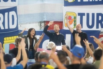 Foto de Otermín cerró el Plenario de la Militancia de Lomas de Zamora: “Queremos traer al presente el legado de Perón”
