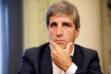 Foto de Caputo evalúa nuevas operaciones para completar el pago de la deuda de enero por US$1600 millones