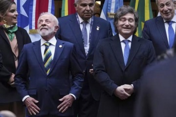 Foto de Con el acuerdo con la UE en la cuerda floja, Javier Milei viaja a la Cumbre del Mercosur
