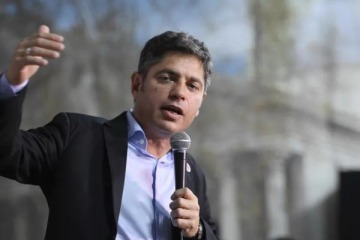 Foto de Kicillof se aperson� en la marcha de la CGT y marc� que la reforma laboral "no tiene un s�lo elemento que beneficie al trabajador"