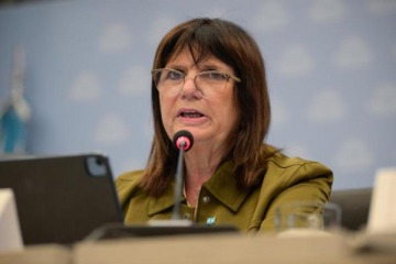 Foto de Bullrich reivindicó el accionar del gendarme que baleó a Pablo Grillo: "El gas fue tirado de manera correcta"