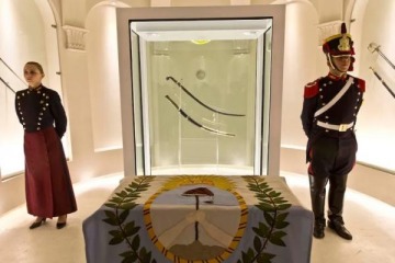 Foto de Es oficial el traslado del sable de San Mart�n al Regimiento de Granaderos: el debate en torno a su custodia