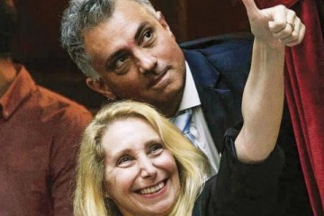 Foto de Interna prendida fuego en La Libertad Avanza: qu� dijo Sebasti�n Pareja