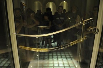 Foto de Sable corvo de San Martin: Pese a ordenar informes y controles, la Justicia Federal rechaz� frenar el traslado