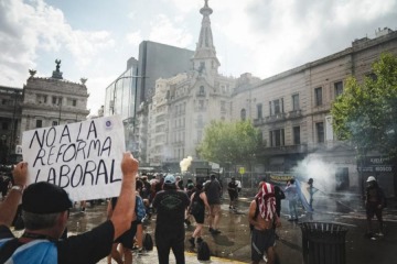 Foto de El Gobierno denunciar� a los manifestantes que participaron de la protesta por la reforma laboral 