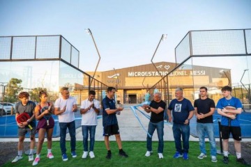 Foto de Julián Álvarez inauguró nuevas canchas de pádel públicas en Remedios de Escalada
