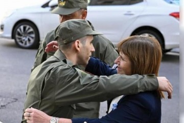 Foto de Bullrich se reuni� con el gendarme Nahuel Gallo en el senado tras su liberaci�n
