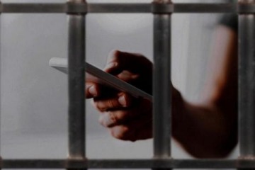Foto de Presentan un proyecto para prohibir celulares en las c�rceles bonaerenses tras el aumento de las extafas virtuales