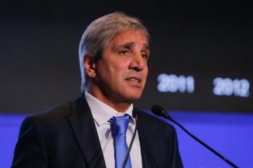 Foto de Luis Caputo sali� a justificar que la inflaci�n no baja por "un proceso de correcci�n de precios relativos"