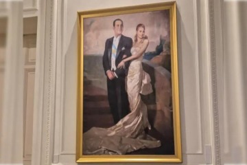 Foto de Bajaron un cuadro de Per�n y Evita de Casa Rosada por orden de Karina Milei