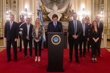 Foto de Con dardos a Cristina Kirchner y Axel Kicillof, Milei habló en cadena nacional por YPF: "Nosotros lo hicimos posible"