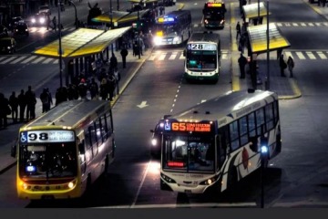 Foto de AMBA: colectivos reducen hoy frecuencia ante el aumento de las naftas que autoriza el Gobierno