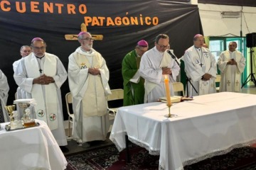 Foto de �Estrategias de manual�: la Iglesia rechaz� el proceso de audiencias p�blicas por la Ley de Glaciares