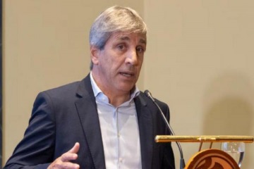 Foto de "Me dan ganas de cagarlos a patadas en el culo�: la furia de Caputo contra empresarios que piden la devaluaci�n