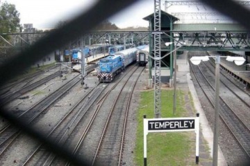 Foto de Terror en el Tren Roca: delincuente tom� de rehen a una pasajera en la estaci�n Temperley y amenaz� con explosivos