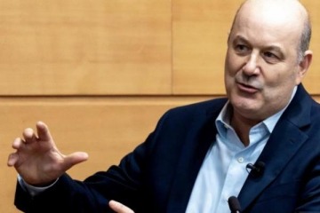 Foto de Sturzengger va al Senado en medio de sospechas por su esposa y abre la puerta a la extranjerizaci�n de tierras