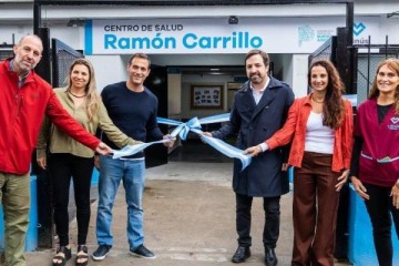 Foto de  Juli�n �lvarez y el ministro Nicol�s Kreplak inauguraron un nuevo centro m�dico en Villa Caraza