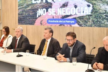 Foto de Ziliotto anunci� un amparo de La Pampa para frenar la reforma de la Ley de Glaciares