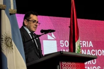 Foto de Silbidos, enojo y abucheos contra el Gobierno libertario en la apertura de la Feria del Libro