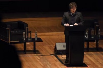 Foto de Experto en crecimiento con y sin dinero: Milei se enoj� ante una pregunta sobre la inflaci�n en el marco de una charla econ�mica