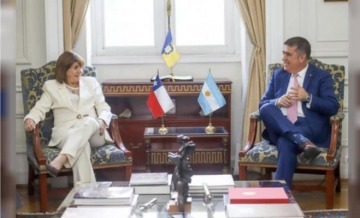 Foto de Bullrich se mostr� en Chile y agita su armado porte�o con discurso de ajuste y �orden�