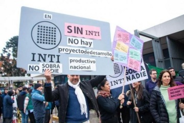 Foto de Trabajadores del INTI convocan a un paro por 24hs contra los 700 despidos