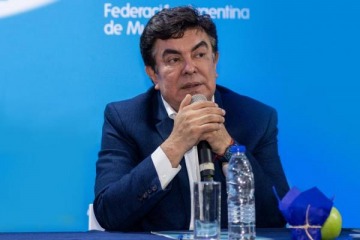 Foto de Espinoza apunt� contra Milei: "Vive en una Argentina de fantas�a"