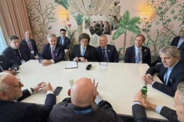 Foto de Milei se reuni� con empresarios en EEUU: promesas de inversi�n en una cumbre de elites