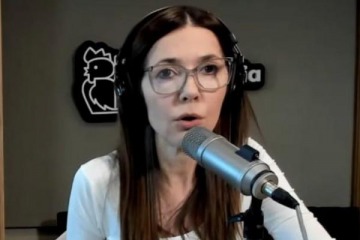 Foto de Ayer Bullrich, hoy Petri?: Cristina P�rez cruz� a Adorni por sus viajes y qued� expuesta la interna libertaria  