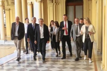 Foto de Adorni no se va: Milei volvi� a respaldar al funcionario durante la reuni�n de Gabinete