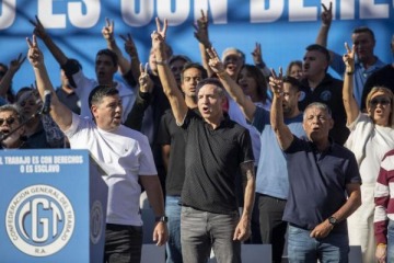 Foto de La CGT marcha con la universidad p�blica y avanza contra las medidas de ajuste del gobierno
